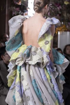 Étoile — Valentino | Spring/Summer 2019 Couture Pattern Draping, 2019 Couture, Blouse Casual Fashion, Valentino Clothing, Milan Fashion Weeks