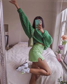 Shop this St. Pattys Day look and more outfits on my amazon!<3 #Amazon #ad #fashion #green #casual #st.pattys #skirt #sweater #sneakers Grunge Look, Outfit Trends, Hiking Outfit, 가을 패션, Outfits Casual, Mode Vintage