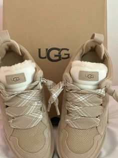 New Ugg Shoes, Ugg Sneakers Outfit Ideas, Ugg Sneakers Outfit, Ugh Sneakers, Winter Shoes Aesthetic, Winter Shoes 2024, Ugg Trainers, Lowmel Sneaker, Uggs Sneakers