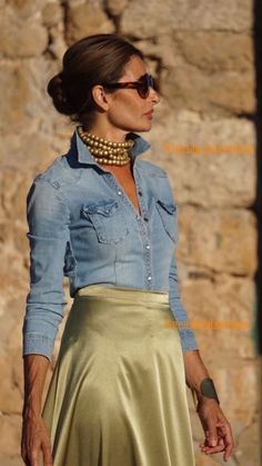 Fashion Outfits Winter, Fashion Outfit Ideas, Outfits For Work, Outfits Woman, Gold Skirt, Fashion Mistakes, Outfits Winter, Winter Fashion Outfits, Fashion Outfit