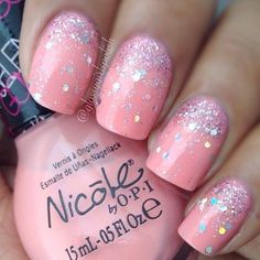 GORGEOUS pink gradient glitter!!! xoxoxo Manicure Gel, White Halloween, Gold Nail, Hairstyle Trends, Best Nail Art Designs, Party Nails, Super Nails, Festival Nails, Easter Nails