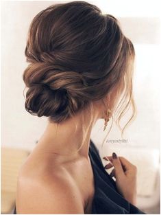 Sanggul Modern, Hairstyle Inspiration, Updos For Medium Length Hair, Low Bun, Penteado Cabelo Curto, Wedding Hairstyle, فستان سهرة