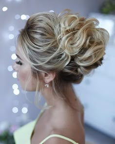 Up Dos For Medium Hair, Bun Hairstyle, Bridesmaid Hair Updo, Wedding Hairstyles For Long Hair, Hairstyles Medium