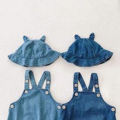 A denim bodysuit never goes out of style. Dress her up in this denim bodysuit featuring super soft denim fabric. This bodysuit includes an elastic openings at the legs and closure button straps to ensure a comfy fit perfect for any warm weather occasion. Pair with a cute denim hat or ruffle neck long sleeve on cooler days, for a complete outfit. Make your baby more lovely. Great for daily wear, birthday party, or baby photography. Material: COTTON Collar: O-Neck Item Type: Bodysuits Sleeve Lengt Solid Cotton Denim Jumpsuit For Summer, Cute Denim Overalls For Summer, Summer Cotton Denim Jumpsuit, Cotton Denim Blue Jumpsuits And Rompers With Button Closure, Casual Spring Bodysuit With Button Closure, Cute Blue Summer Overalls, Casual Blue Cotton Bodysuit, Blue Denim Jumpsuit With Button Closure For Summer, Cute Denim Dress With Pockets