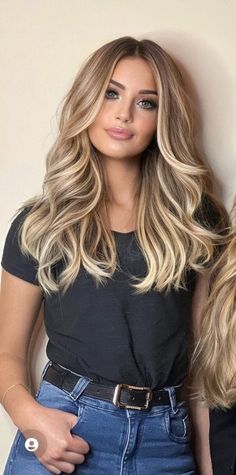 Fall Blonde Hair for 2024: 19 Color Ideas Including Balayage Low Lights for Medium Length and Short Hair Hilarious Dogs, Fall Blonde, Swimming Beach, Icy Blonde, Blonde Hair Inspiration, Blonde Hair Looks, Beach Hairstyles, Hairstyles Curly