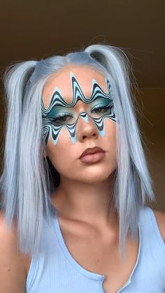 Impressive Makeup Looks, Trippy Makeup Looks, Fantasy Make Up Ideas Creative, Easy Creative Makeup, Facepainting Ideas For Women, Cartoon Makeup Looks, Makeup Art Face Inspiration, Creative Makeup Ideas Art Inspiration, Simple Creative Makeup