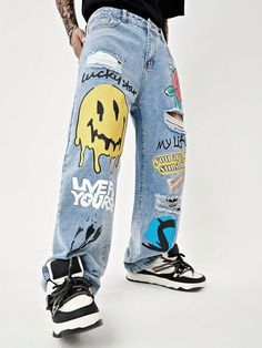 Denim retos rasgados masculinos da moda com gráficos de letras de desenho animado, Denim baggy, compridos e desfiados, com estilo cargo, graffiti plain Light Blue, Street Wear ideal para atividades externas com amigos Lavagem clara    Jeans Desenho Animado,Letra Perna Larga Não elástico Primavera / Verão Men Clothing, size features are:Bust: ,Length: ,Sleeve Length: Pantalones Boyfriend, Graffiti Clothing, Ripped Straight Leg Jeans, High Fashion Outfits, Cartoon Letters, Frayed Jeans, Jeans Cargo, Men Plus Size, Outfit Jeans