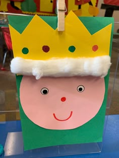 Preschool crafts letter K Queen Crafts For Preschoolers, K Is For King Craft, K Is For King, King Crafts For Preschoolers, King Craft Preschool, Q Is For Queen Craft, King Crafts For Kids, Crown Crafts For Kids