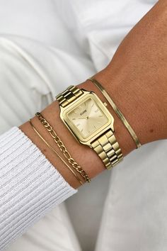 Watch And Bracelets, Mode Tips, Vintage Watches Women, Gold Watches Women, Bracelet Watches Women, Dope Jewelry, Classy Jewelry, Watches Unique, Jewelry Lookbook