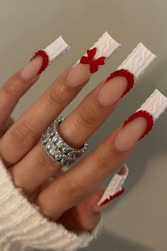 #christmas #christmasnailart #christmasnailartdesigns #christmasnailideas Cute Christmas Nail Designs, Gold Acrylic Nails, Long Square Nails, Candy Cane Nails, Hard Nails, Cute Christmas Nails, Cute Acrylic Nail Designs, Classy Acrylic Nails, Long Acrylic Nails Coffin