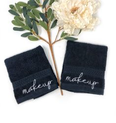 "embroidered makeup towels  Perfect gift for your friend, the Makeup Lover! I love having this on my makeup table to wipe away Mess ups without ruining the towel.. and I use the second one every night when I wash my makeup off- no show, no mess!  This listing is for two black face towels with \"makeup\" embroidered in white (or your color of choice)  Thank you SEW much for visiting Oak & Blossoms Etsy Shop! Where we love to make your accessories and gifts BLOSSOM! 🌸 Follow us on Instagram to see new arrivals, sales and giveaways! @oakandblossomboutique" Stitches Makeup, Makeup Towel, Monogram Kids, Stocking Stuffers For Girls, Minimalist Makeup, Towel Bathroom, Monogram Towels, Towel Embroidery, Green Makeup