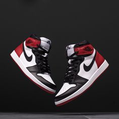 Jordan 1 Men, Jordan 1 Black Toe, Jordans Sneakers Outfit, Nike Air Jordan 1 High, Nike Air Jordan Shoes