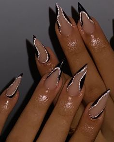 Desi Nails, Simple Stiletto Nails, Black Silver Nails, Prom Inspo, Formal Nails, Glamour Nails, Work Nails, Nail Stuff