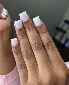 Short Acrylic White Nails, White Nails Acrylic Short, White Glossy Nails, White Medium Nails, White Nails On Dark Skin, Glossy White Nails, White Nails Natural, Short White Acrylic Nails, White Nails Short