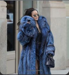 Fur Coat Aesthetic, Big Fur Coat, Blue Fur Coat, Looks Rihanna, Fur Coat Outfit, Rihanna Outfits, Rihanna Looks, Rihanna Style, Bad Gal