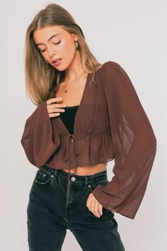 A pretty sheer tie front open top! Sheer Top Outfit Classy, Brown Blouse Outfit, Black Crop Top Outfit, Sheer Top Outfit, Looks Boho, Dubai Outfits, Fashion Show Dresses, Upcycled Dress