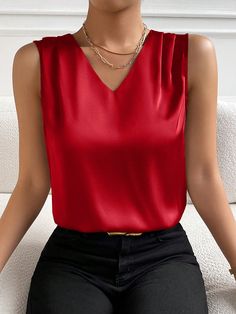 Rojo Casual Collar sin mangas Satén Liso Top Embellished No-Elástico Satin Tops For Women, Red Blouse Outfit, Red Tops For Women, Satin Top Outfit, Satin Tops, Satin Suit, Skater Jeans, Womens Basic Tops, Business Formal Dress