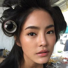 How to trim eyebrows for Asians: The ultimate guide (2019 edition) at AFsyn.com Asian Eyebrows, Makeup Ala Korea, Romantic Wedding Makeup, Maquillage On Fleek, Makeup Tumblr, Trendy Makeup, Best Beauty Tips, Hair Rollers