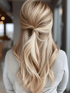 33 Stunning Hair Color Ideas for Spring 2024 Winter Highlights For Blondes, Highlights For Blondes, New Hair Color Ideas, Winter Highlights, Hair Color Ideas For Spring, Hair Upstyles, Mom Hairstyles