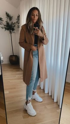 Wool Coat Women Outfit, Coat And Jeans Outfit, Peacoat Womens Outfit, Wool Coat Outfits, Brown Coat Outfit, Peacoat Outfit, Wool Coat Outfit, Styles For Winter, Peacoat Womens