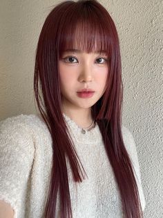 Korean red brown hair color: long and sleek hair with bangs Red Brown Hair Color, Hair Color Asian, Korean Hair Color, Girl Hair Colors, Red Hair Inspo, Red Brown Hair, Copper Hair Color, Glam Hair, Haircut For Thick Hair