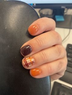 Autumn Nails Short French Tip, Nails Football Design, Plaid Nails Orange, Super Short Nails Ideas Fall, Fall Nails No Chip, Plaid Nail Designs Fall Short, Fall Nail Designs Short Square Simple, Easy Plaid Nails, End Of September Nails