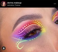 Abstract Eyeshadow Looks, Quirky Eye Makeup, Water Activated Liner Looks, Eye Makeup Ideas Colorful, Unicorn Eye Makeup, Interesting Makeup Looks, Creative Face Makeup