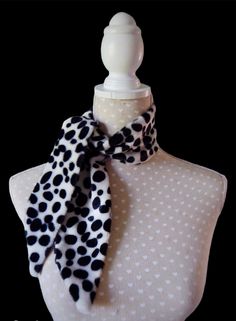 Dalmatian print scarf, black and off white neckerchief in animal print fabric Handmade in quality Velour faux fur,  which is a short pile, velvet like faux fur fabric.  It has a soft and luxurious look and feel. Very versatile and can be worn on the neck or as a hair scarf and will complement your outfit for dress, casual or fancy dress events. It measures 98cm in length and the width is 9cm If purchasing more than one item on separate listings the postage overage will be refunded. Care: it can Hamilton Costume, Animal Print Hair, Scarf Black And White, Red Shawl, Faux Fur Wrap, Animal Print Fabric, Fur Fabric, Halloween Fancy Dress