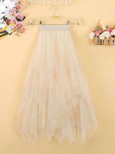 This is perfect for those who are looking for a clothing for a good price. It is fashionable, stylish, and it will look great on anyone who wears it. Do you wanahavit? Women Ball Gown, Long Skirt Summer, Moda Chic, Women Skirts, Elegant Skirt, Skirt Women, Black White Pink, Summer Skirts, Gray Skirt