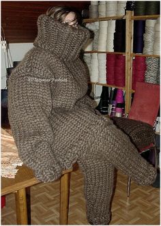 Merino Sheep, Chunky Knitting, Pullover Outfit, Thick Sweaters, Super Chunky, Chunky Knitwear, Wool Turtleneck