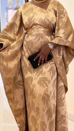 Kaftan Styles, Afrocentric Fashion, Stile Hijab, African Inspired Clothing, Kaftan Style, African Fashion Traditional, African Fashion Modern, African Inspired Fashion, African Print Fashion Dresses