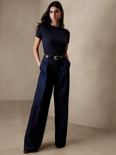 Ribbed Shrunken T-Shirt | Banana Republic Leg Pants Outfit, Banana Republic Jeans, Looks Black, How To Hem Pants, Looks Chic, Blue Pants, Business Casual Outfits, Looks Style, Wide Leg Denim