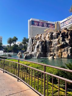 the mirage hotel and casino in las vegas