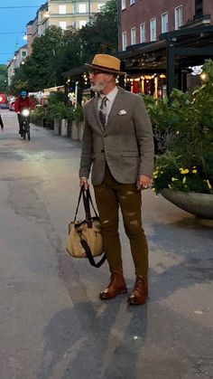 English Gentleman Style, 50s Mens Fashion, Old Man Fashion, Custom Cowboy Boots, Men Mode, Dapper Mens Fashion, English Gentleman, Hipster Mens Fashion, Best Mens Fashion