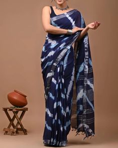 LINEN DIGITAL PRINT SAREE WITH SHIBORI PATTERN PRINT CODE : HP000630 **Humble Pleats offers worldwide shipping shipping charges are based on the weight of the item and the destination. **Accepts online payments. Do not offer exchanges, cash on delivery, or returns - except for damaged products. In the case of a damaged product, it must be in its original condition in order to be eligible for a return.***Light smudges, mild colour difference,small thread pulls will not be considered as def... Digital Print Saree, Shibori Pattern, Abstract Art Wallpaper, Printed Sarees, Indian Fashion