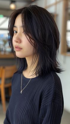 30 Stunning Hair Color Inspirations Black Mid Length Hair With Curtain Bangs, Korean Medium Hair With Bangs, Long Bob Asian Hair, Newjeans Hair, Medium Length Haircut Asian, Asian Dyed Hair, Hair Colors Dark, Sophisticated Hair, Haircuts For Girls