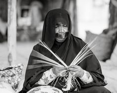 Emirati crafts | Flickr - Photo Sharing! Uae Stickers, Omani National Day, Bahrain Culture, Uae Heritage, Iran Before Revolution, Emirati Women, Emirati Culture