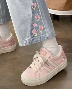 Pretty Tulip Pants MK18998 Size reference: Tulip Pants, Embroidery Pants, Kawaii Store, Flower Pants, Casual Style Outfits, Dream Clothes, Cute Fashion, Cute Shoes