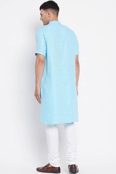 Product Features: Top Color: Light Blue Top Fabric: Pure Cotton Work: Solid Style: Regular Kurta Fit: Regular Fit Sleeve Type: Short Sleeve Length: Long Kurta Collar: Mandarin Package Details: 1 Long Kurta Occasion: Casual Material Care Description: Machine wash Disclaimer: There will be slight difference in digital to actual image Fitted Blue Kurta For Summer, Light Blue Cotton Kurta For Summer, Casual Summer Blue Kurta, Summer Light Blue Cotton Kurta, Casual Blue Summer Kurta, Blue Fitted Short Sleeve Kurta, Fitted Light Blue Kurta For Summer, Casual V-neck Kurta For Summer, Blue V-neck Kurta For Spring