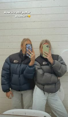 North Face Nuptse Jacket Outfit, Nuptse Jacket Outfit, Winter Outfit Board, North Face Fashion, North Face Jacket Outfit, North Face Nuptse Jacket, Cold Makeup, Grey Weather, Winter Autumn Outfits