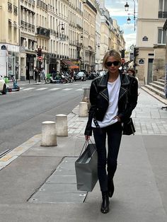 Biker Jacket Style, Rock N Roll Style, Fashion Victim, Street Outfit, Dark Fashion, Mode Fashion, Casual Elegance, Grunge Fashion