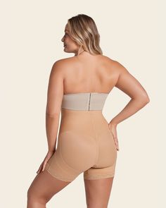 A body shaper made of our firm compression PowerSlim® fabric to sculpt your torso. It has an inner layer of microfiber for a soft feel. The ultra-flat hook-and-zip front closure doesn't show through your clothes or dig into your skin. The bottom features our MagicUp® technology: special bands and a ruched center seam for a butt-lifting effect. The comfy, multiway straps are made using the latest thermofusion technology to be flat, light, and soft. You can even hook your bra straps to the back of Tela Lisa, Compression Garment, Leg Bands, Legging Sport, Body Shaper, Natural Tan, Bra Straps, Body Shapers, Sports Leggings