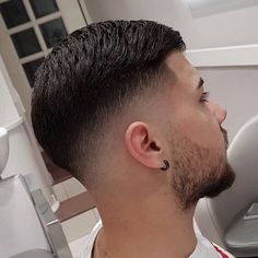 Gentleman Haircut, Taper Fade Short Hair, Men Fade Haircut Short, Medium Length Wavy Hair, Gents Hair Style