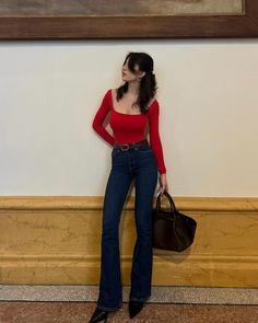 Red Shirt Outfits Women Casual, Red Long Sleeve Outfit, Outfit Pantalon Rojo, Looks To Recreate, Curvy Casual Outfits, Visionary Fashion, Long Skirts For Women, Top Shirt Women, Bottoming Shirt