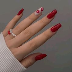 Red Nails Valentines Day Simple, Hippie Nails, Romantic Nails, Glamorous Look, Nail Designs Valentines, Romantic Date, Heart Nails, Dream Nails