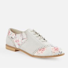 Lovely Special Oxford Shoes In Gray And Floral Pink Tones. Saddle Shoes. Preppy. Retro Style. Women’s 6.5 Justfab Material: Textile/Faux Suede Heel Height: 2.54 Cm Platform Height: N/A Measurements Will Vary Slightly Synthetic Upper Man Made Sole Imported Womens Saddle Shoes, Retro Style Women, Shoes Preppy, Saddle Shoes, Just Fab Shoes, Justfab Shoes, Pink Tone, Style Women, Shoes Women