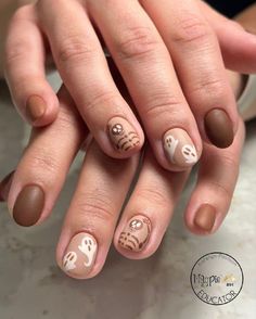 Tan Halloween Nails, Neutral Ghost Nails, Brown Ghost Nails, Nail Designs For Real Nails, Harvest Nails Fall, Boho Halloween Nails, Brown Gel Nails Designs, Halloween Nails Brown, Lion Nail Art