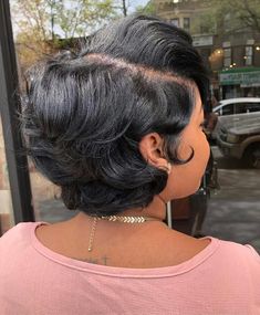 Natural Hair Bob Cut, Bob Hairstyles For Black Women, Natural Hair Bob, Natural Hair Short Cuts, Short Hair Black, Black Bob, Short Hair Pixie Cuts, Short Sassy Hair, Pelo Afro