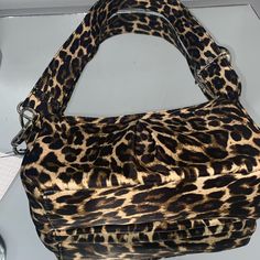 Cute Cheetah Bag Forever 21 Stylish New With Tag Casual Leopard Print Bag With Zipper Closure, Casual Leopard Print Shoulder Bag With Zipper, Trendy Leopard Print Bag With Removable Pouch, Leopard Print Shoulder Bag With Removable Pouch, Leopard Print Travel Satchel With Adjustable Strap, Leopard Print Satchel With Adjustable Strap For Travel, Trendy Leopard Print Crossbody Shoulder Bag, Travel Satchel With Adjustable Strap In Leopard Print, Leopard Print Tote Bag With Adjustable Strap