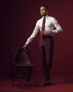 Male Portrait Poses, Men Fashion Photoshoot, Drip Fits, Black Suit Men, Headshot Poses, Fashionable Men, Male Models Poses, Classy Suits